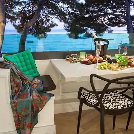'hedonist' Makarska