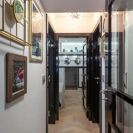 'hedonist' * Makarska