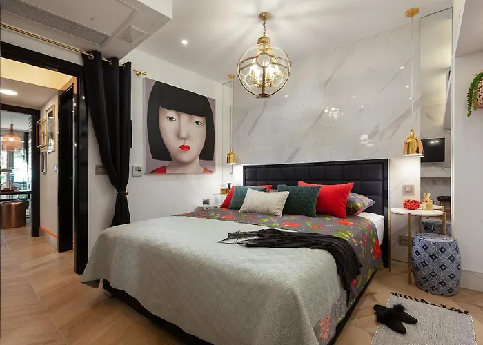 'hedonist' Apartment