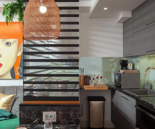 'hedonist' Apartment