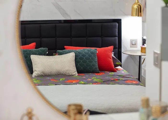 Apartment 'hedonist' *
